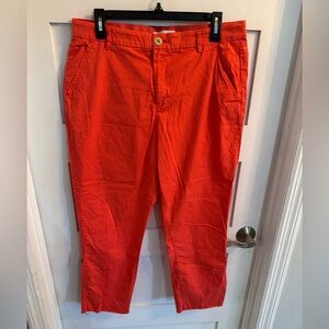 Lilly Pulitzer cropped pants.